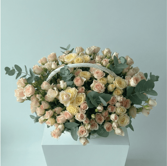 Grand Amour Red Rose Bouquet - karazflowers.ae