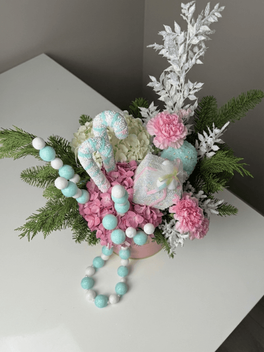 Merry Pinkmas Flower Box - karazflowers.ae