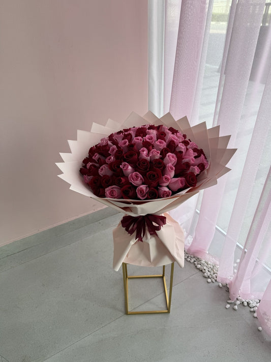 Mixed Red & Pink Roses Bouquet | Karaz Flowers Dubai - karazflowers.ae