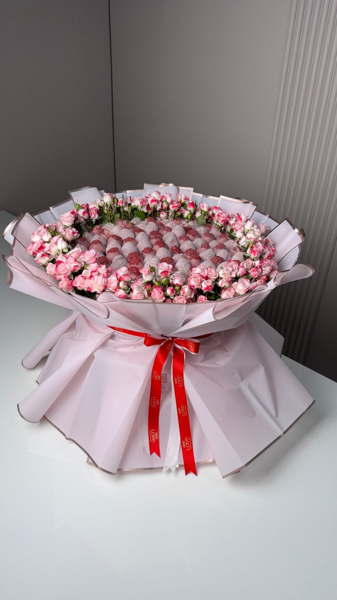 The Chocolate Strawberry Bouquet - karazflowers.ae