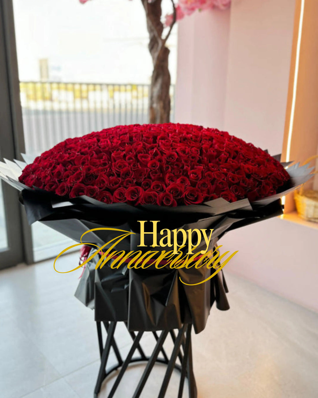 Best Anniversary Flowers in UAE: Romantic Bouquets for Every Milestone - karazflowers.ae
