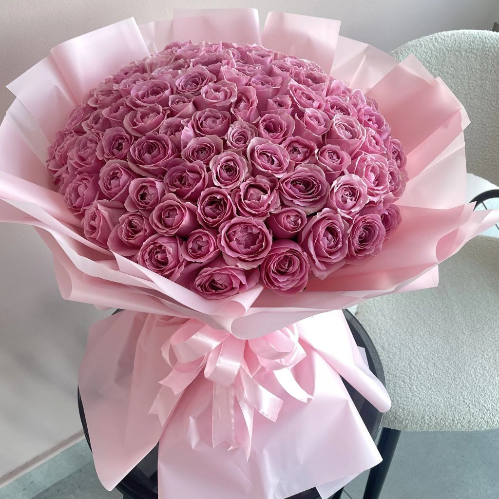 100 Pink Roses Bouquet - karazflowers.ae