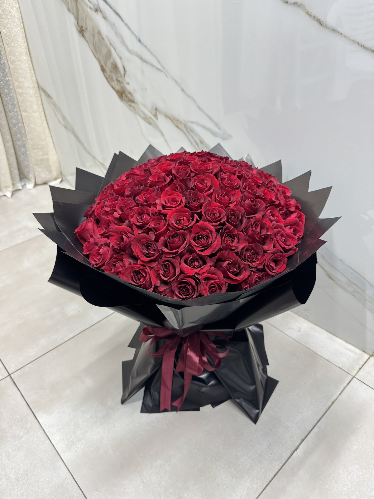 100 Red Roses Bouquet - karazflowers.ae