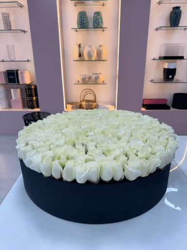 150 White Roses Box - karazflowers.ae