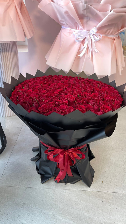 200 Red Roses Bouquet - karazflowers.ae