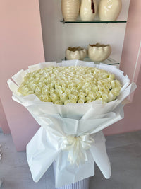 200 White Roses Bouquet - karazflowers.ae