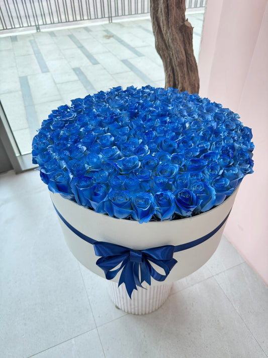100 Blue Roses Box