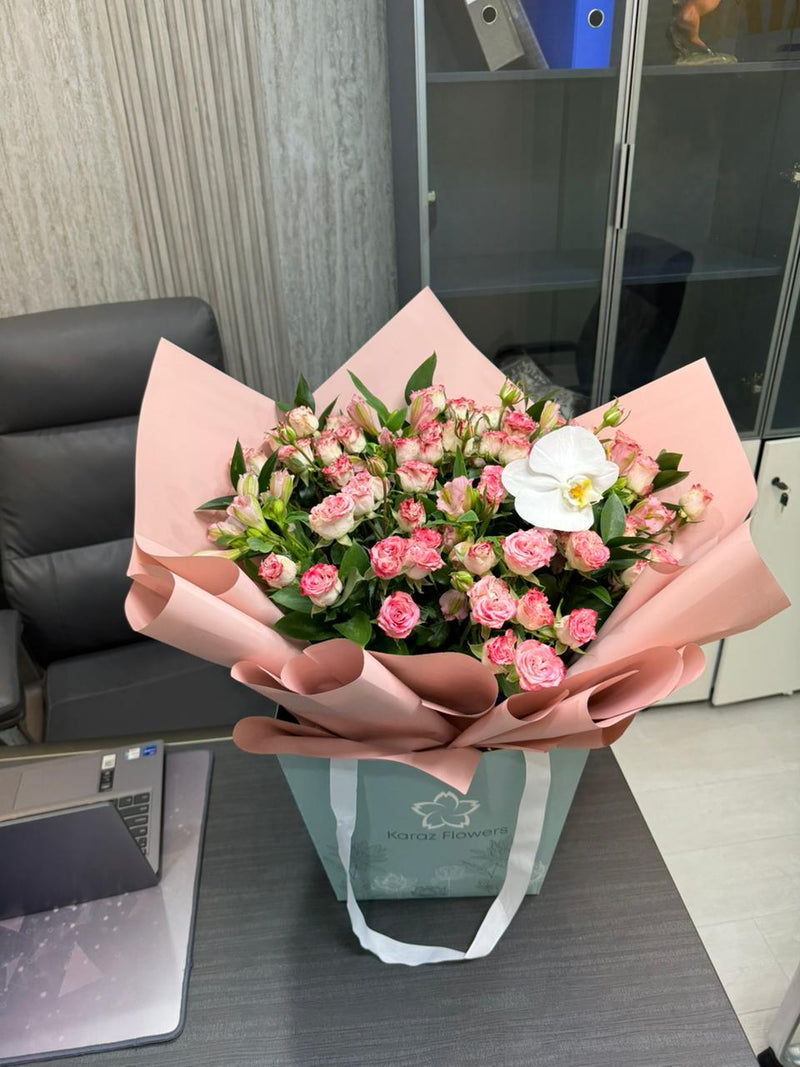 Anniversary surprise delivered in Downtown Dubai 🌹