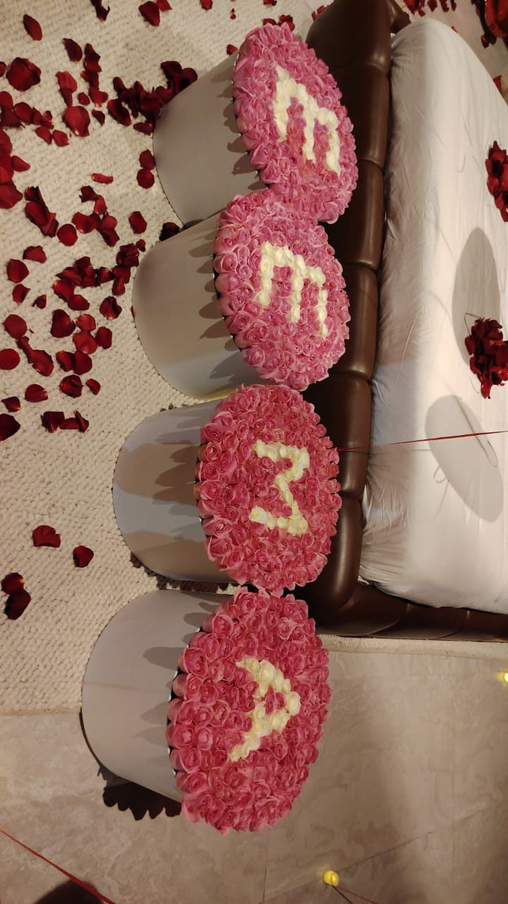 Surprise Flowers in Boxes delivered in Sharjah UAE 💐
