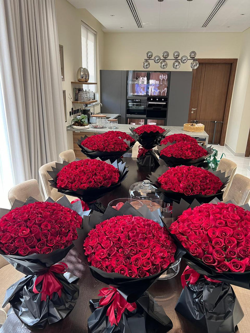 Romantic roses delivered in Business Bay Dubai 🌹