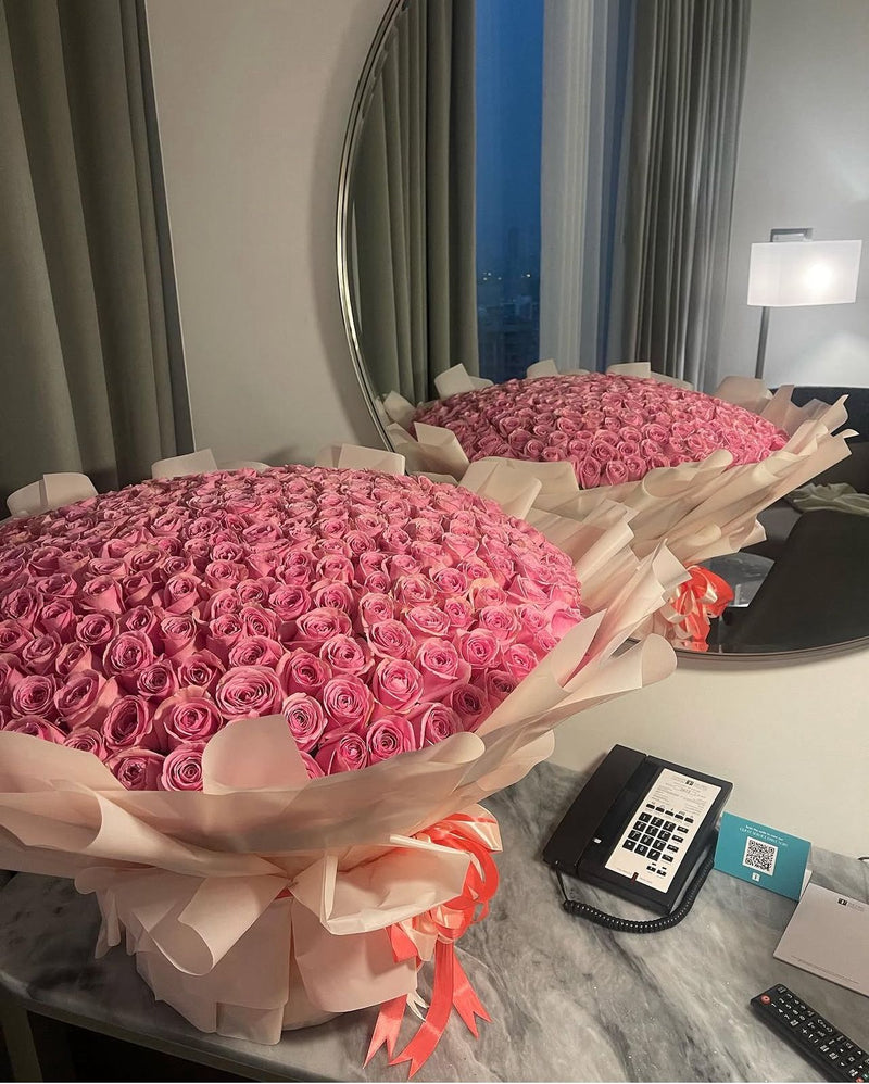 Premium flowers gifted in Palm Jumeirah Dubai 🌸