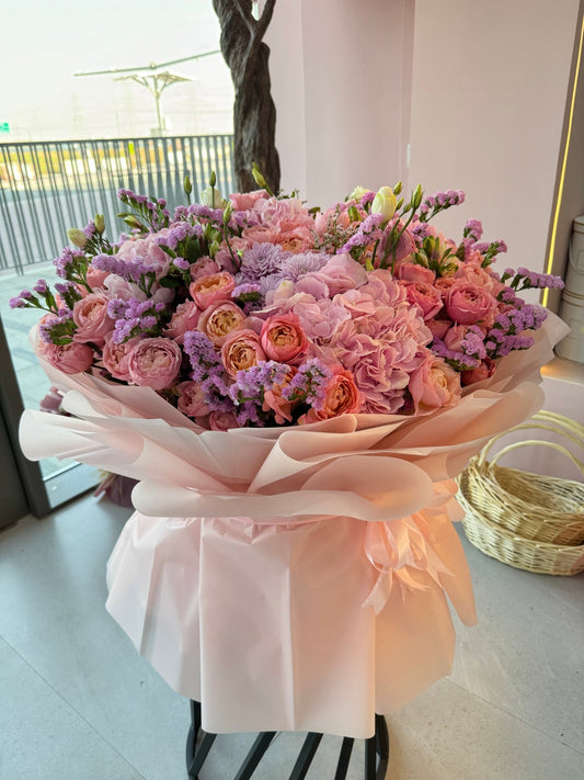 Elegant Julieta Mix 1 - karazflowers.ae