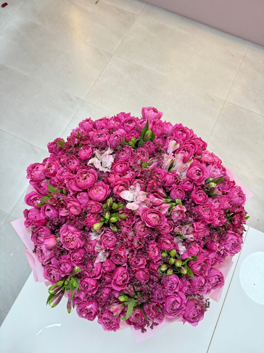 Elegant Julieta Mix 2 - karazflowers.ae
