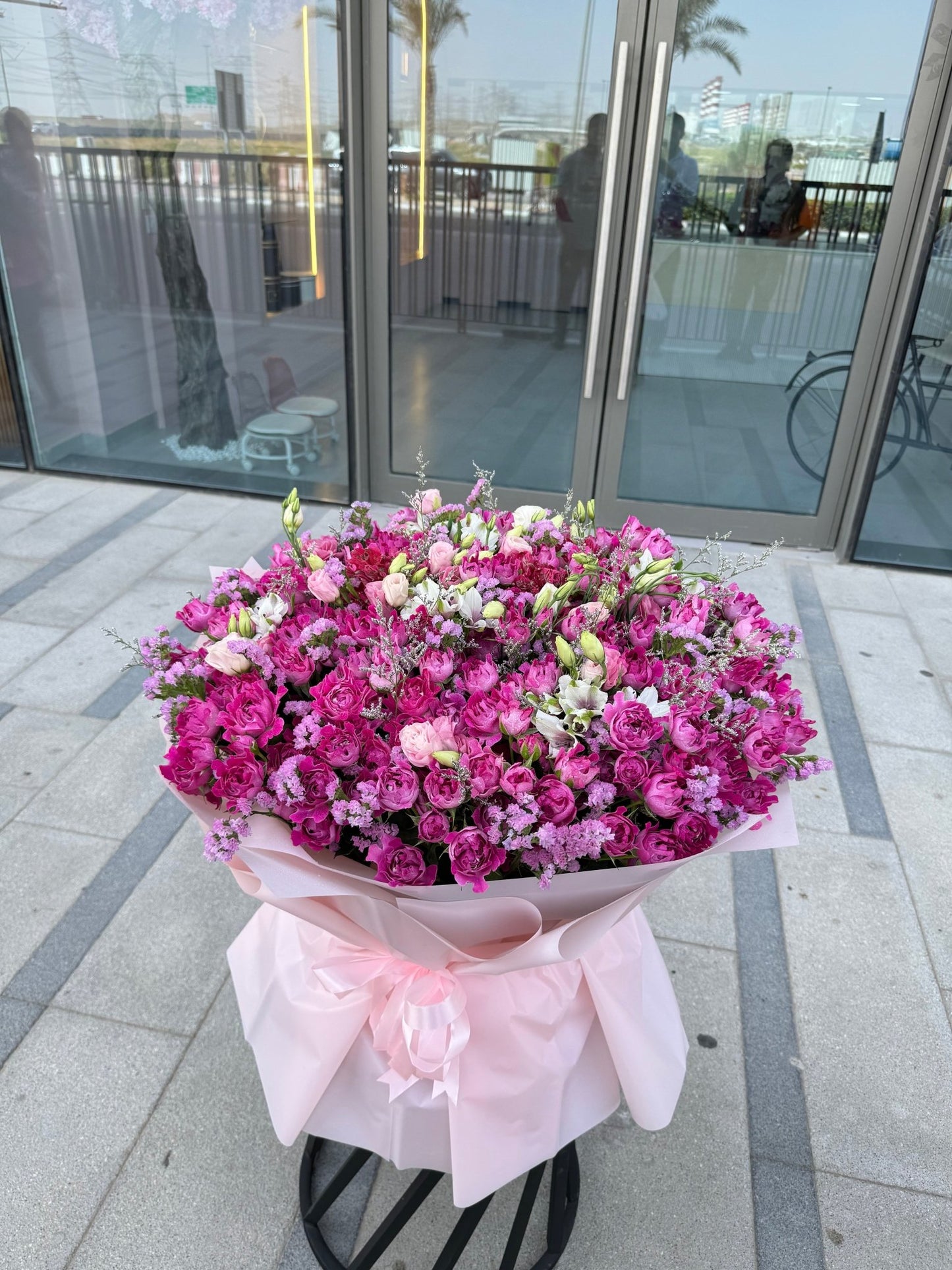 Elegant Julieta Mix 4 - karazflowers.ae