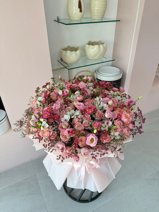 Elegant Julieta Mix 5 - karazflowers.ae