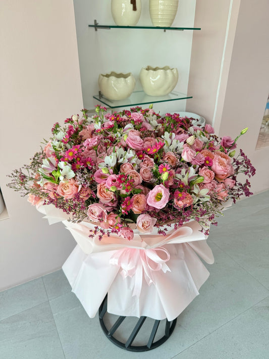 Elegant Julieta Mix 5 - karazflowers.ae