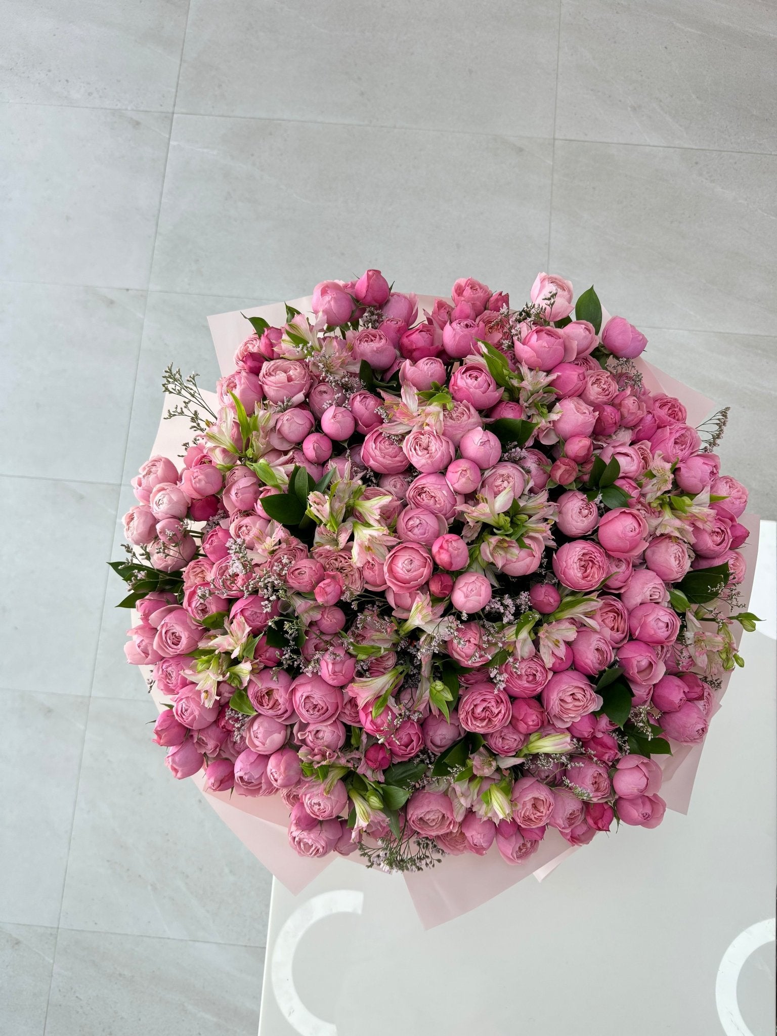 Elegant Julieta Mix 7 - karazflowers.ae