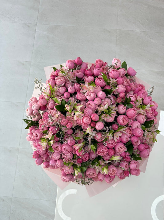 Elegant Julieta Mix 7 - karazflowers.ae