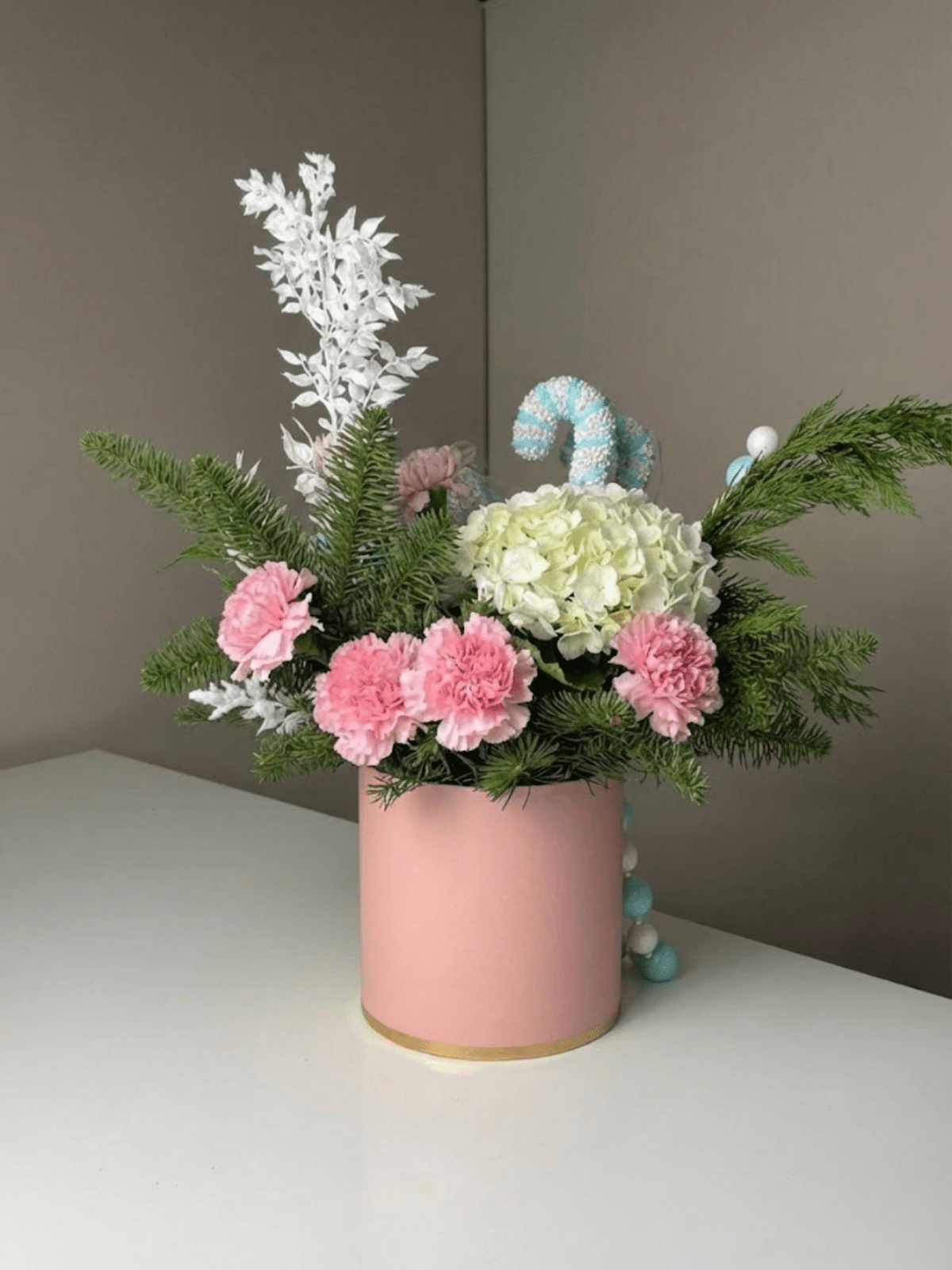 Merry Pinkmas Flower Box - karazflowers.ae