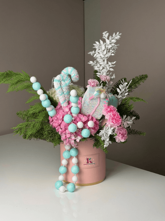 Merry Pinkmas Flower Box - karazflowers.ae