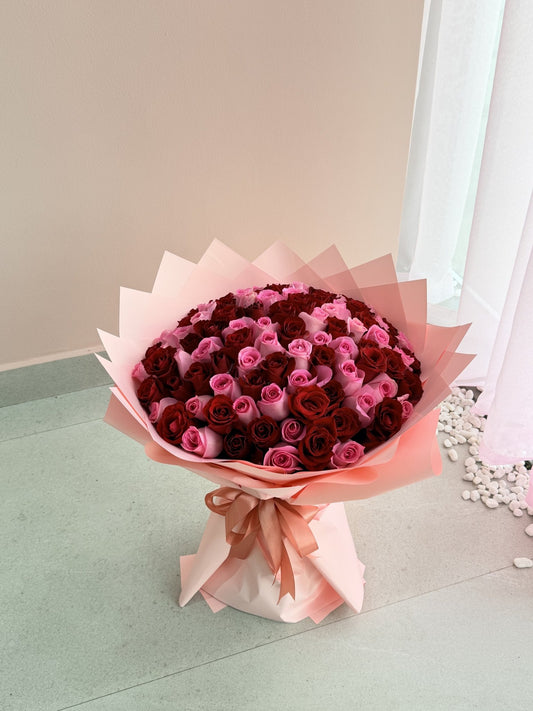 Mixed Red & Pink Roses Bouquet | Karaz Flowers Dubai - karazflowers.ae