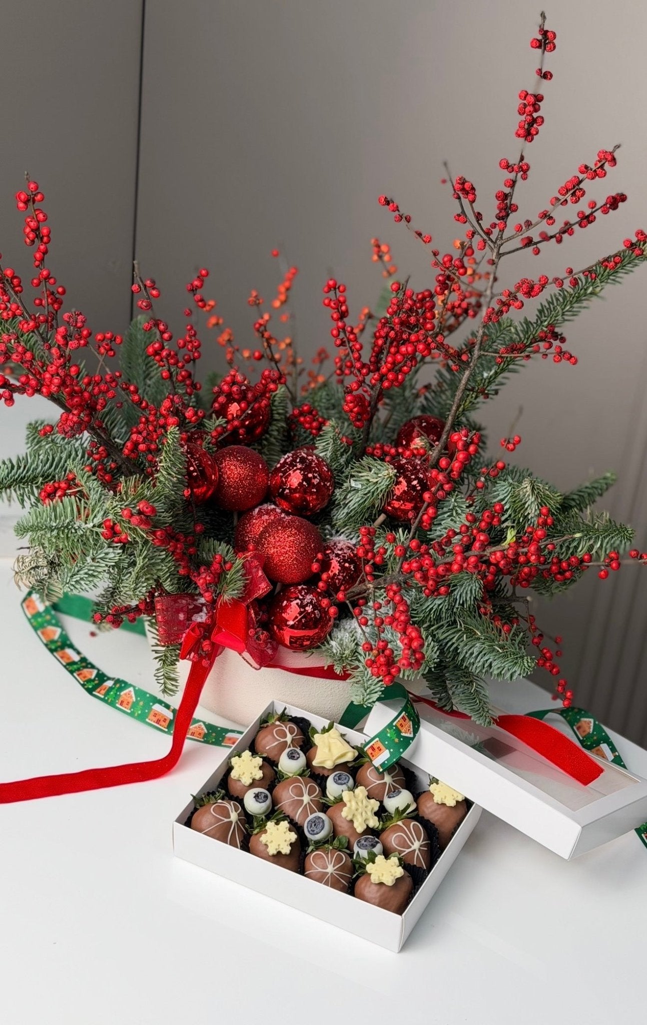 Red Winterberry & FREE Sweet Treat Box - karazflowers.ae