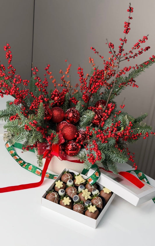 Red Winterberry & FREE Sweet Treat Box - karazflowers.ae