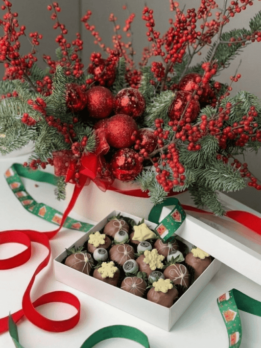 Red Winterberry & FREE Sweet Treat Box - karazflowers.ae