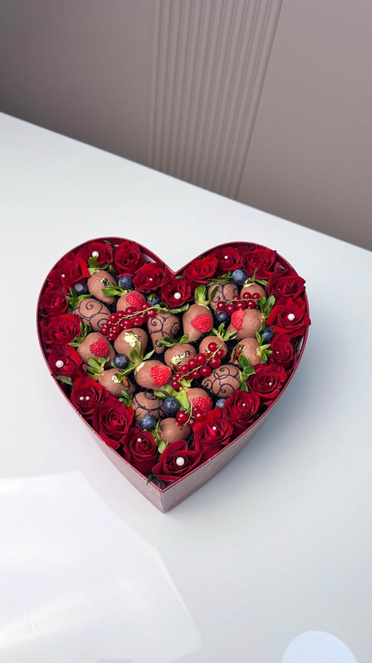The 'Romance Heart' Box - karazflowers.ae
